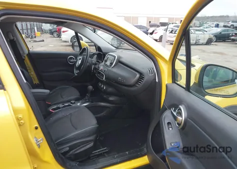 2016 Fiat 500X Trekking z USA, uszkodzony, nr VIN ZFBCFXCT7GP358162